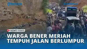 Warga-Bener-Meriah-Tempuh-Jalan-Berlumpur-Demi-Bawa-Sekarung-Beras.jpg