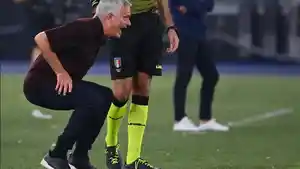 pelatih-as-roma-jose-mourinho.jpg