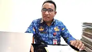 Kepala-Dinas-Peternakan-Rote-Ndao-Herman-Haning.jpg