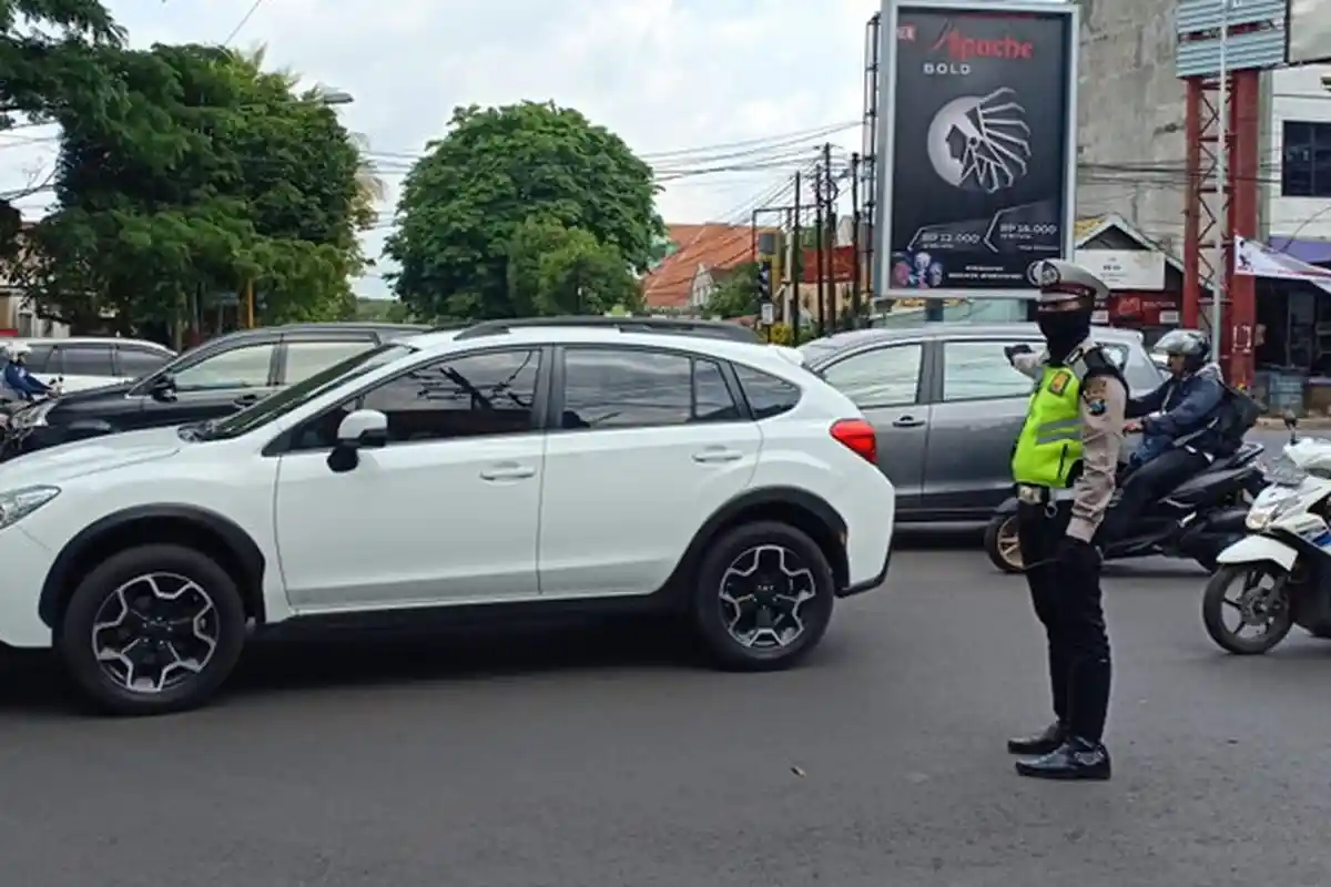 Respons Masyarakat Kota Malang Terkait Sistem Tilang Elektronik E-TLE