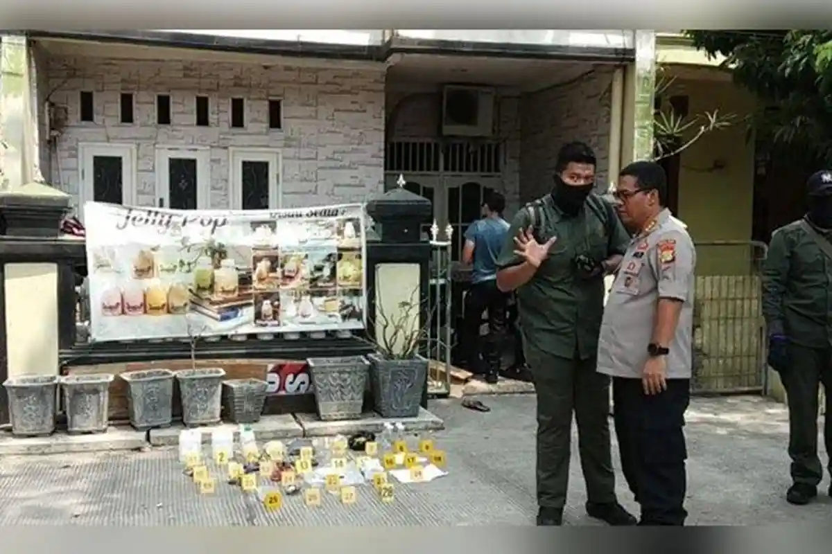 Terduga Teroris Cilincing Beli Bahan Bom di Toko Online: Berencana Ledakkan Kantor Polisi