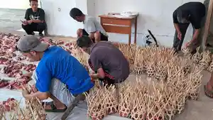 rinjing-bambu-daging-sapi-kurban.jpg