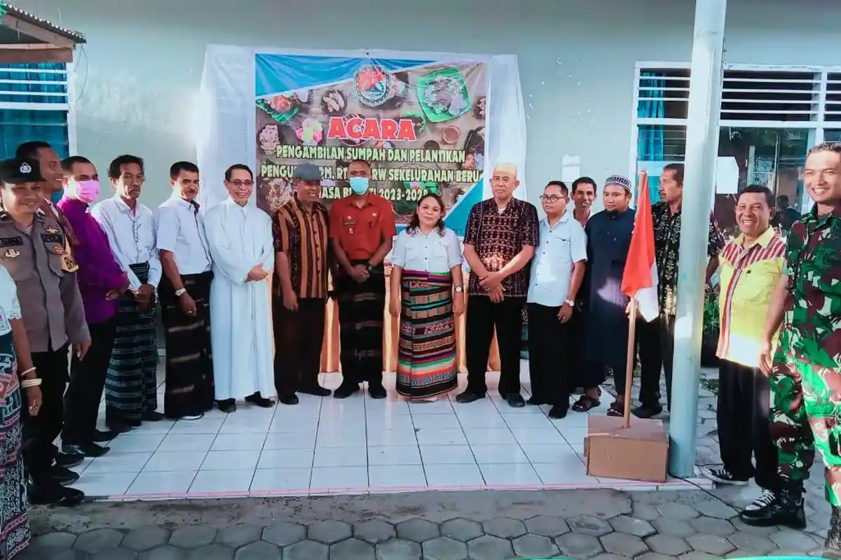 Lantik Para Pengurus LPM, RW dan RT, Lurah Beru Sampaikan 3 Poin Ini