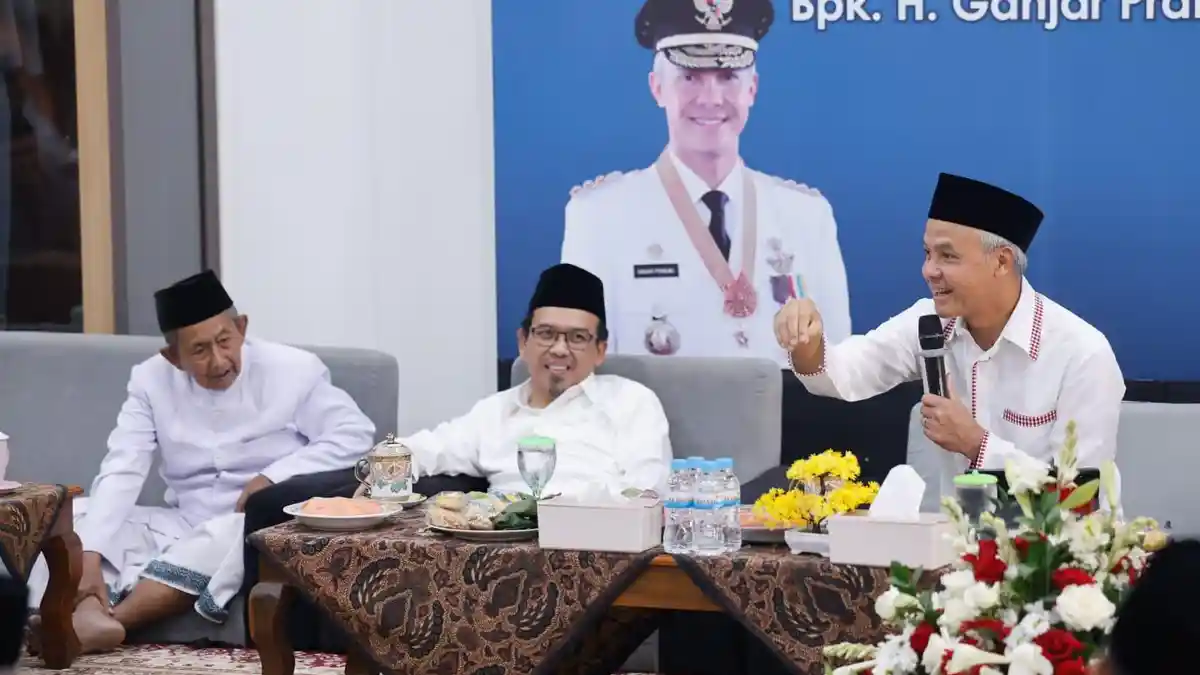 Serap Aspirasi Masyayikh, Ganjar Pranowo Kaji Program Insentif Guru Keagamaan di Level Nasional