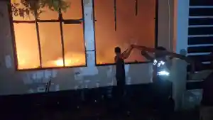 Kebakaran-KPU-BURU-SURAT-SUARA.jpg