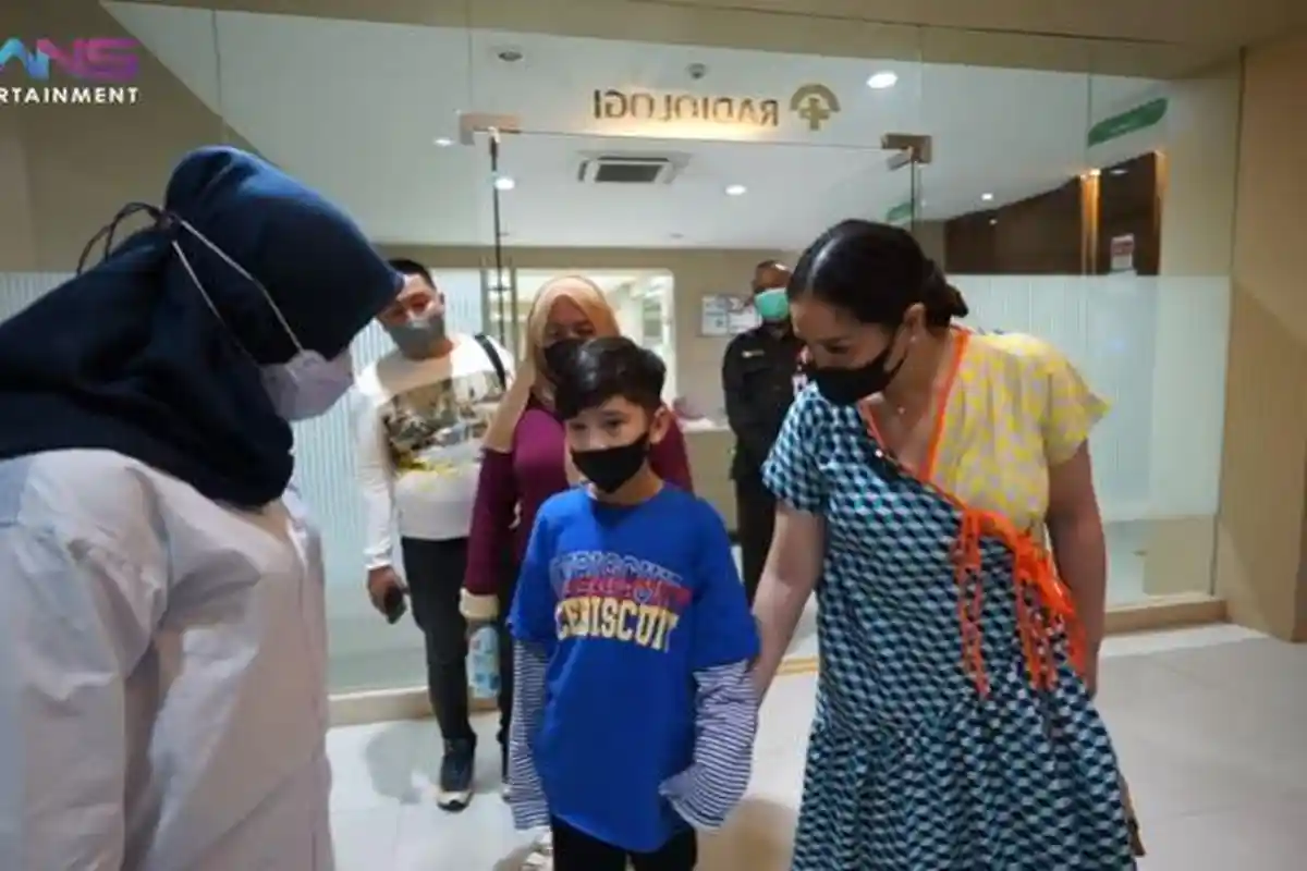 Rafathar Jalani Rontgen Usai Mengeluh Sakit di Bagian Dada