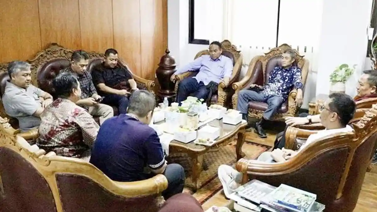 Bupati Mudyat Noor Temui Akademisi UGM, Bahas Program Pengembangan Inovasi Desa di PPU