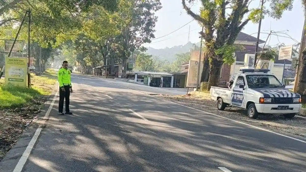 Kecelakaan Maut Hari Ini, Seorang Pengendara Motor Tewas, Korban Menabrak Truk Boks