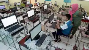 SISWA-SMP-BELAJAR-07.jpg