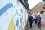 Mentri ATR/BPN Bagikan Sertifikat Tanah Di Palembang