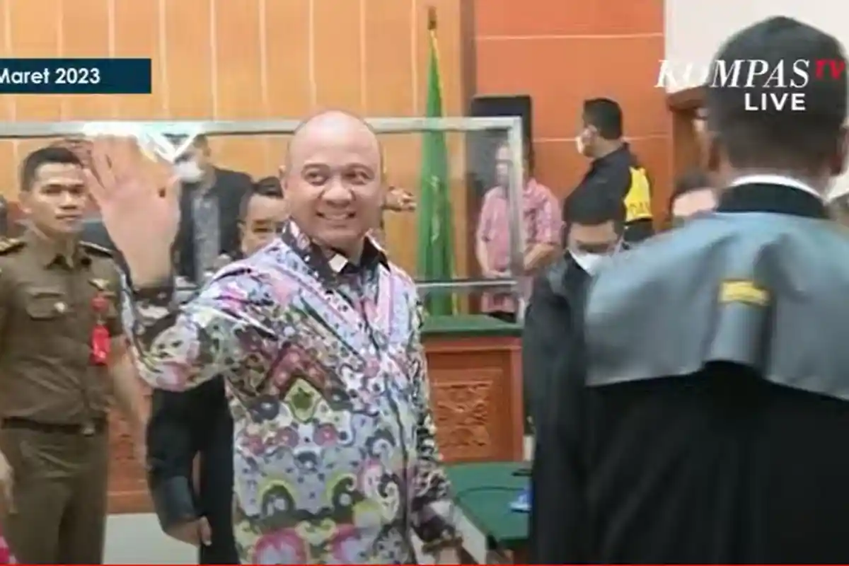 Teddy Minahasa Lolos dari Hukuman Mati, Majelis Hakim Jatuhkan Vonis Penjara Seumur Hidup