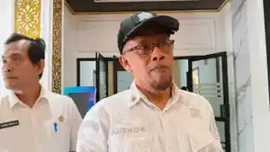 INSENTIF-Asda-I-Kota-Serang-Anthon-Gunawan-saat-diwawancarai.jpg