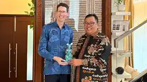 20260612-Todd-Dias-dan-Daeng-Manye.jpg