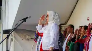 eliee.jpg
