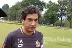 pelatih-semen-padang-fc-eduardo-almeida-saat-ditemui-seusai.jpg