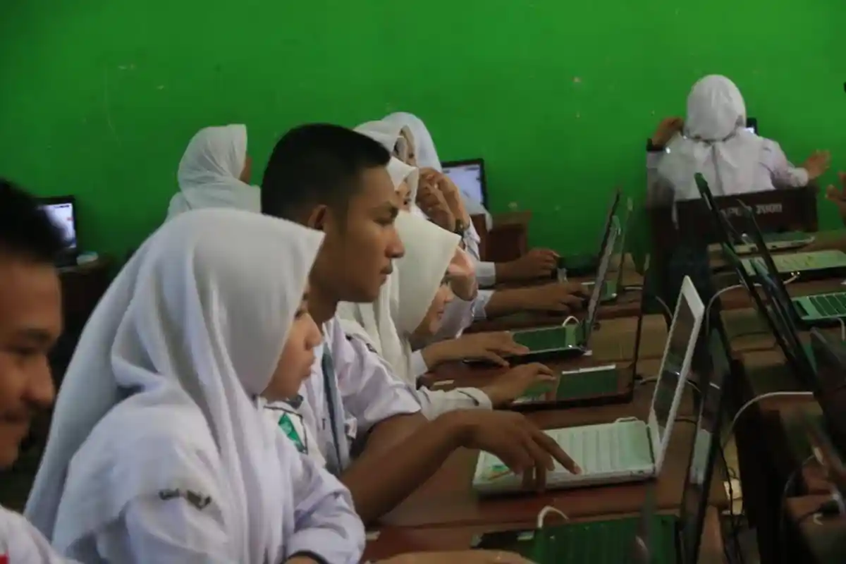 3.899 Siswa SMAN/SMKN Luwu Timur Ikuti UNBK Tahun Ini