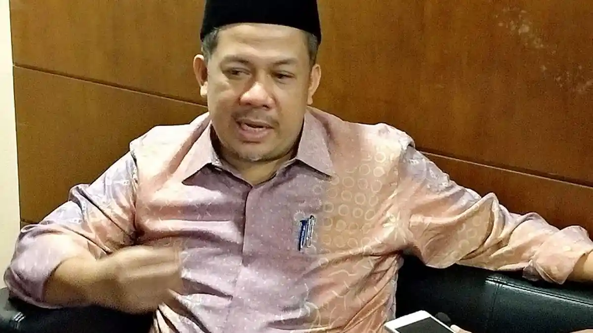Fahri Hamzah: Harga BBM Tinggi Berarti Rakyat Tidak Sejahtera