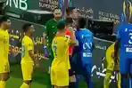 Cristiano-Ronaldo-hampir-tonjok-wasit-di-laga-Al-Hilal-vs-Al-Nassr.jpg