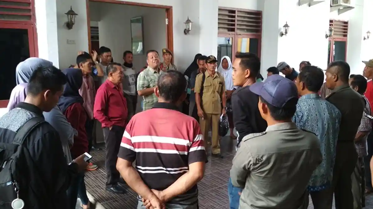 BREAKING NEWS Warga di 2 Desa dari 3 Kecamatan di Muratara Datangi Bupati Perihal Konflik Lahan