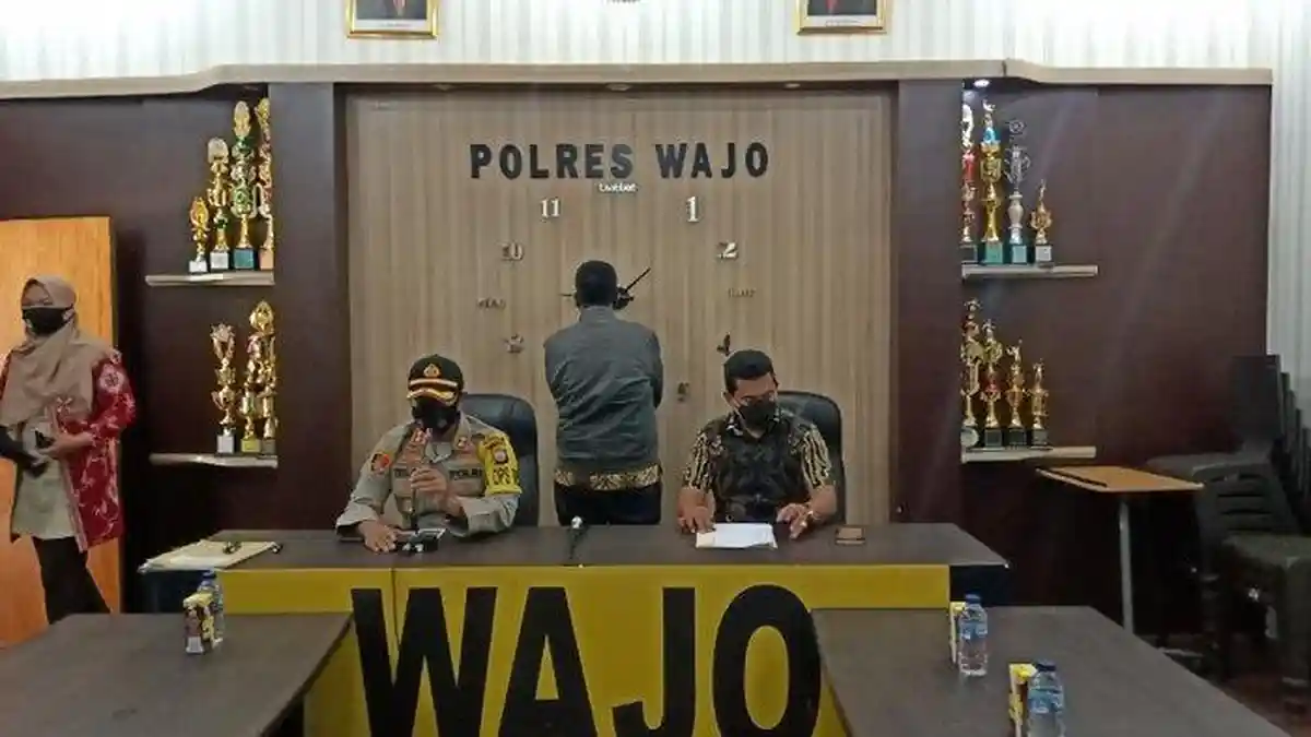 Oknum Kades di Wajo Diamankan Gegara Cium Mahasiswi, Begini Kronologinya