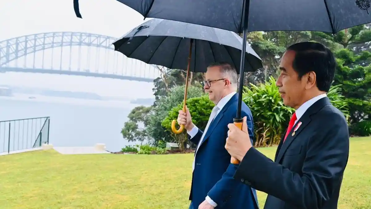 Momen Akrab PM Australia ajak Presiden Jokowi Berkeliling Admiralty House - jokowi-di-ausie.jpg