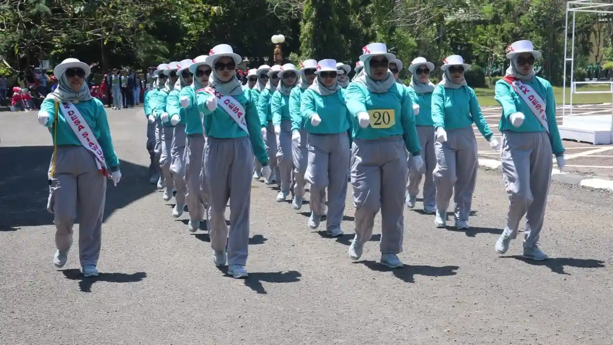 Emak-emak Dominasi Lomba Gerak Jalan HUT ke-73 RI di Barru