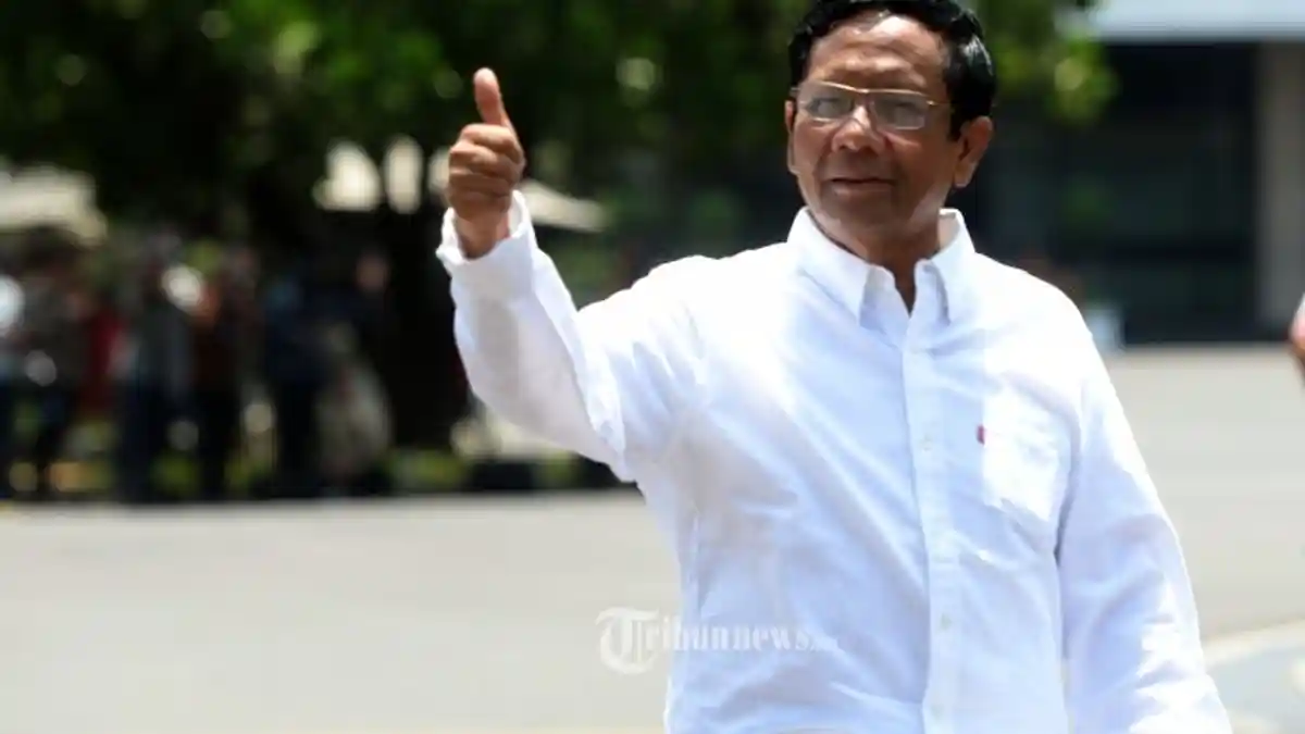 Punya 6 Versi UU Omnibus Law Cipta Kerja, Mahfud MD: Cacat Formal Bila Diubah Setelah Disahkan DPR