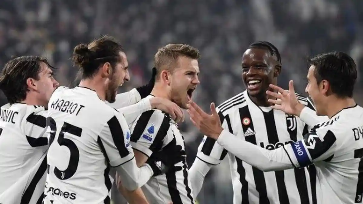 NAPOLI vs JUVENTUS: Kunci Perburuan Scudetto dan Pintu Transfer Pemain Baru bagi Bianconeri