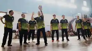 20250725_Wali-Kota-Pekalongan-Achmad-Afzan-Arslan-Djunaid-main-bola-voli_1.jpg