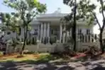 rumah-mewah-bos-first-travel_20191118_225229.jpg