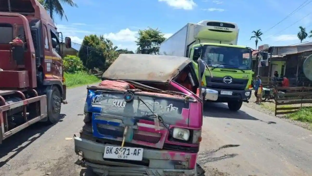 Kecelakaan Maut, Seorang Pemotor Tewas, Tabrakan 2 Mobil dan 2 Motor