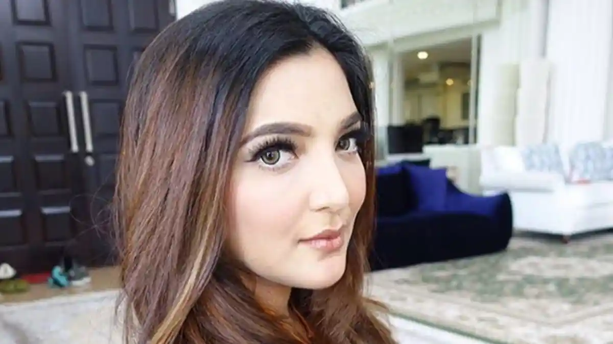 Umbar Paha saat Foto Mesra bareng Suami, Ashanty Dapat Peringatan Keras dari Netizen!