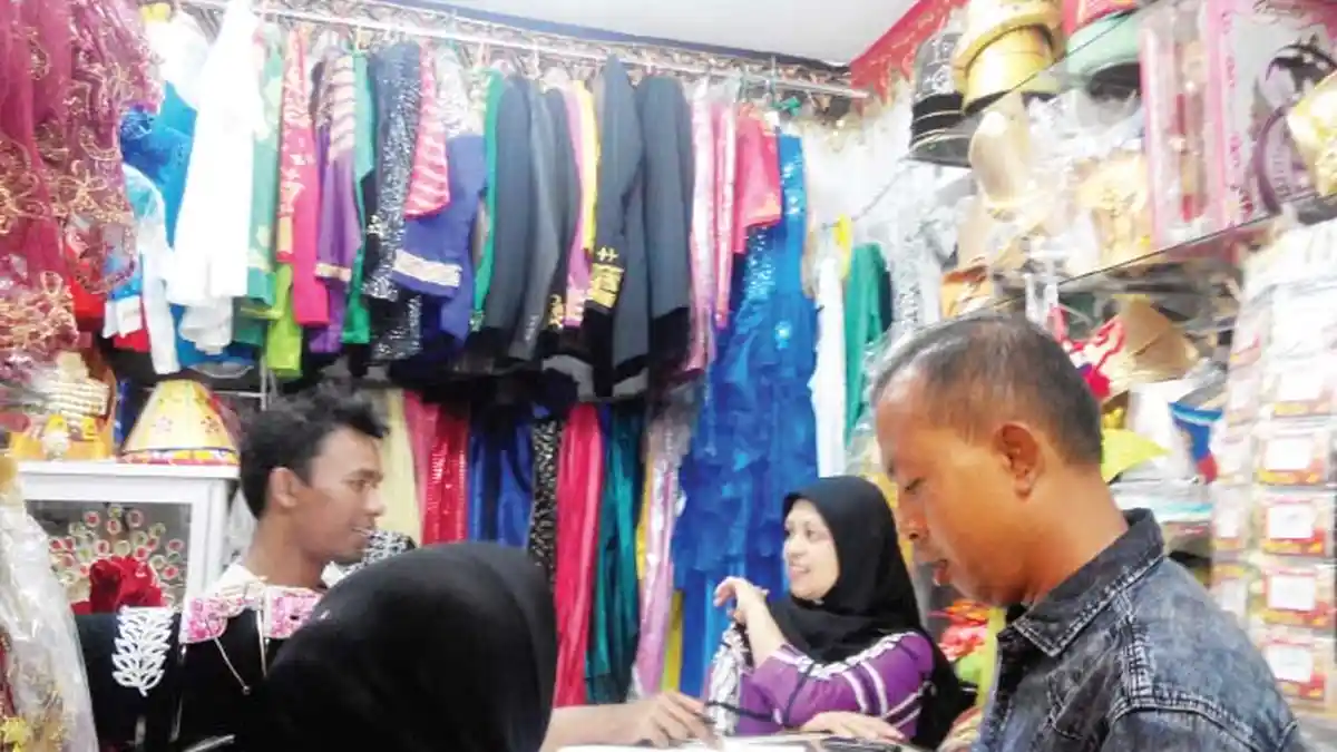 Permintaan Sewa Pakaian Adat Meningkat