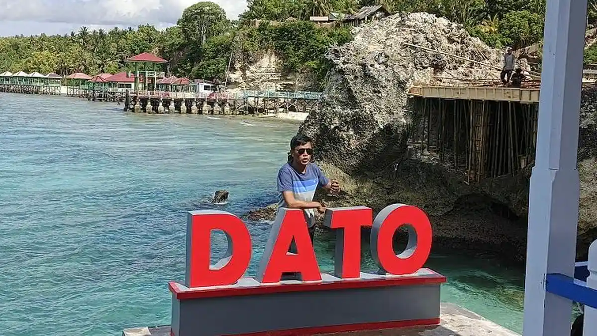 Daya Tarik Baru di Pantai Dato Majene, Gazebo hingga Tulisan Dato Menarik Perhatian