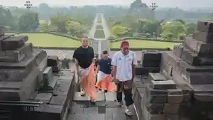 20260419-luthfi-berkeliling-borobudur.jpg