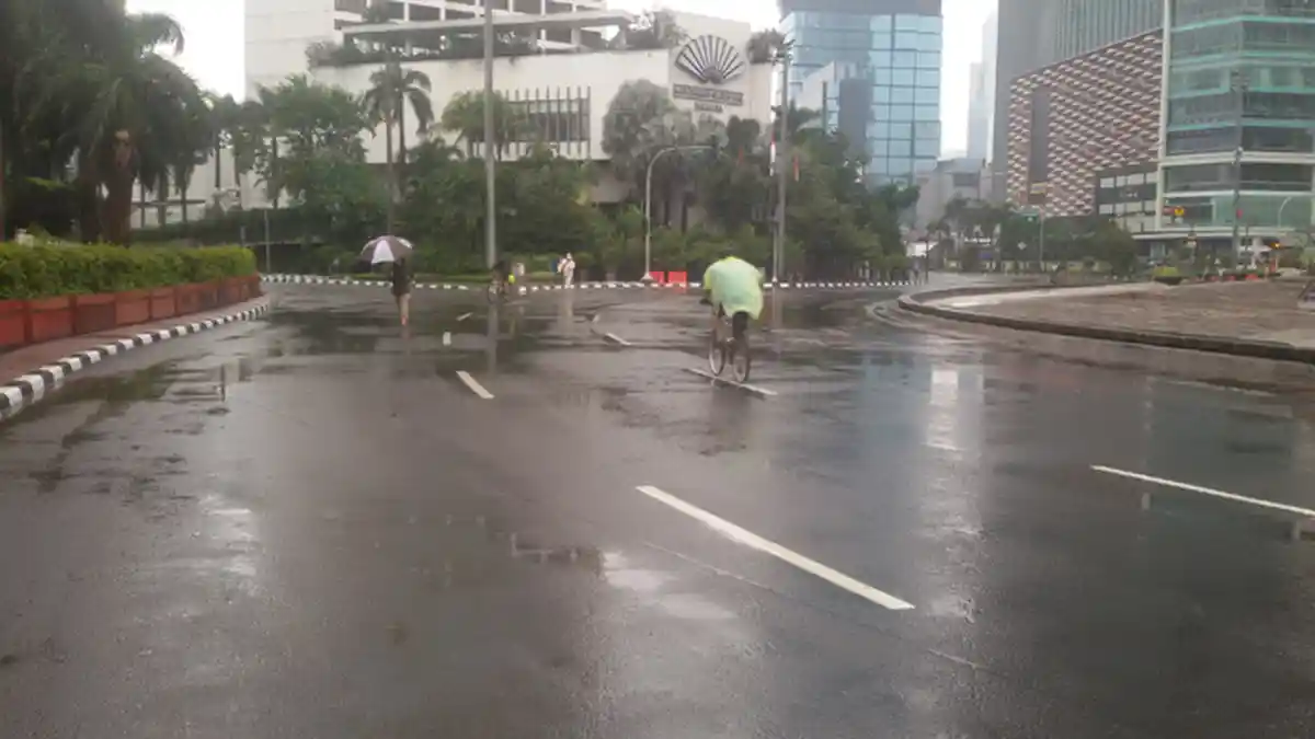 Jakarta Diguyur Hujan, Kawasan Car Free Day Sepi