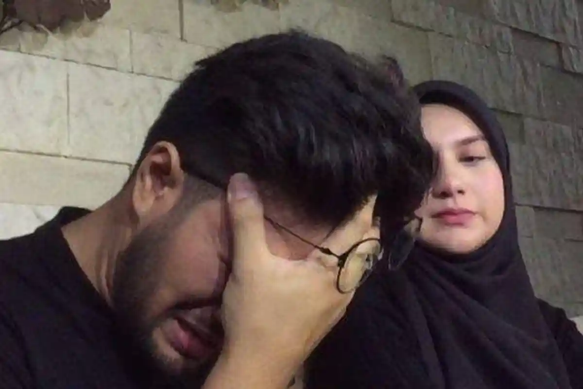 Kuatkan Ammar Zoni, Ternyata Irish Bella Histeris Hingga Kejang & Jahitan Hampir Lepas Lihat Bayinya