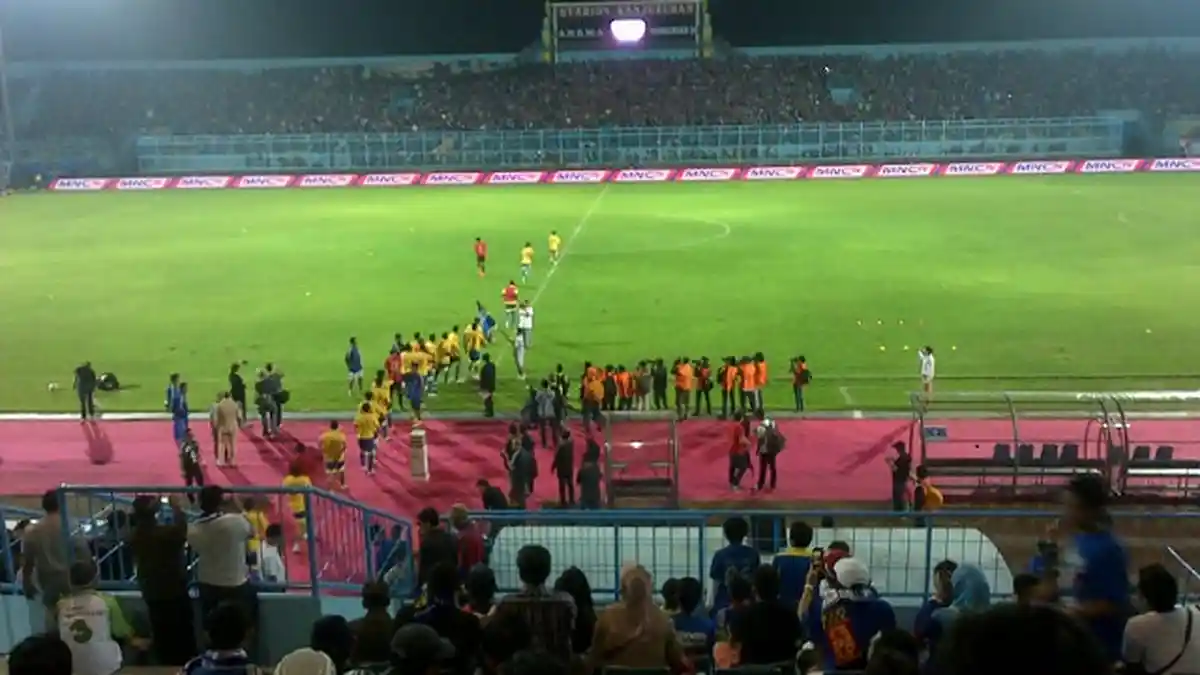 Arema Cronus Berhasil Menahan Imbang 2-2 Hamburg SV