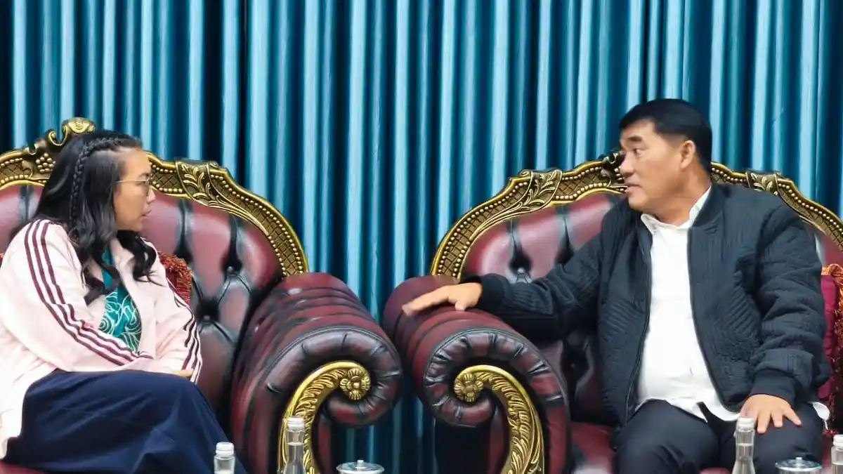 Gubernur YSK Sambut Kedatangan Ketum TIDAR Rahayu Djojohadikusumo di Manado