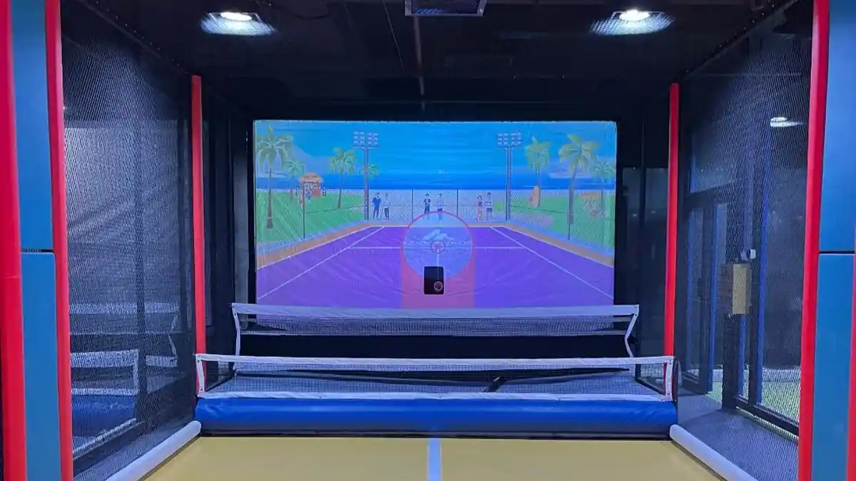 Ada yang Baru di Graha Pos Bandung! Tenis Padel Matic Simulator, Ada Free Trial