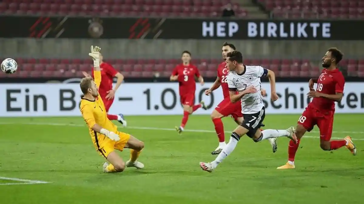 Laga Persahabatan - Tanpa Diperkuat Pemain Muenchen, Jerman Ditahan Imbang Turki 3-3