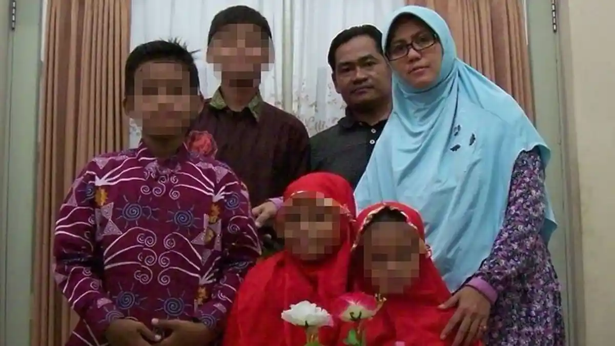 Terungkap, Begini Cara Puji Kuswati Doktrin 4 Anaknya Jadi Pelaku Bom