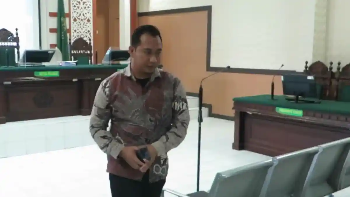 Terbukti Kampanye di Balai Desa, Kades Tarik Sidoarjo Hanya Divonis Hukuman Percobaan