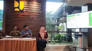 proyek-jalan-jelang-lebaran.jpg