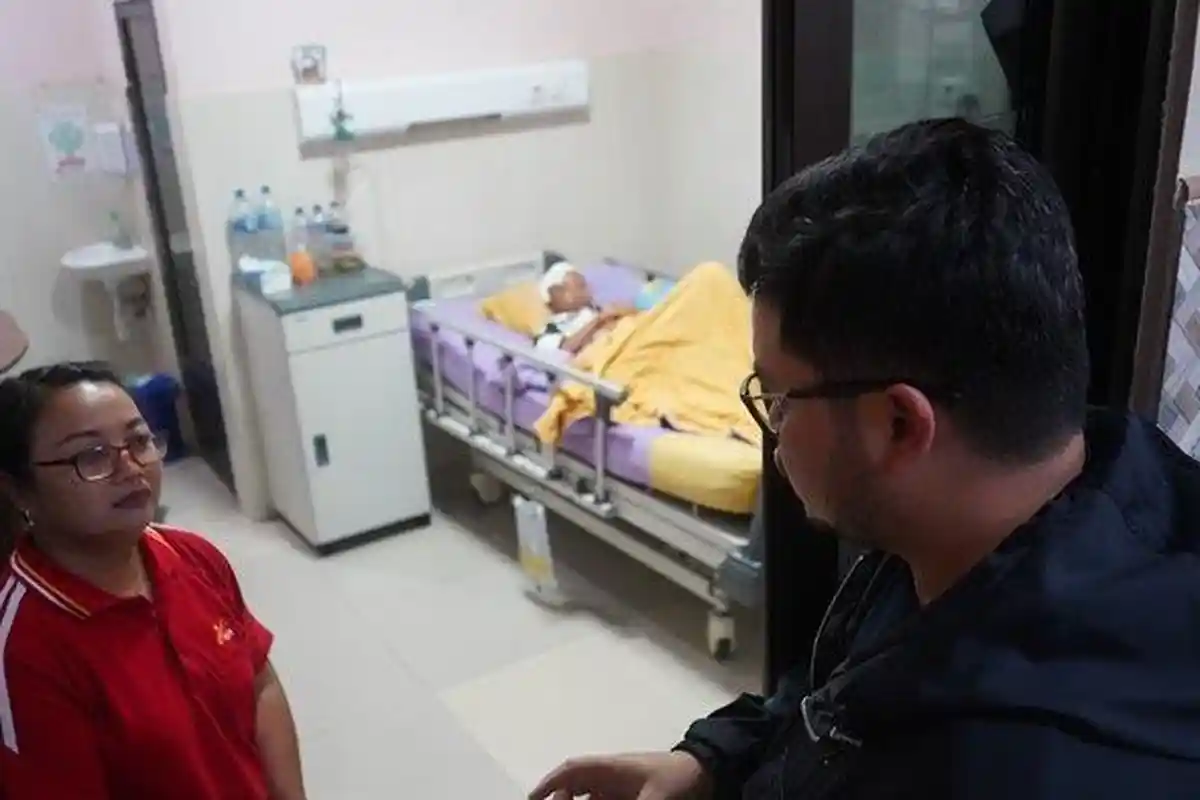 Bupati Kediri Jenguk Anak Bungsu Korban Selamat Pembunuhan Satu Keluarga di Kediri