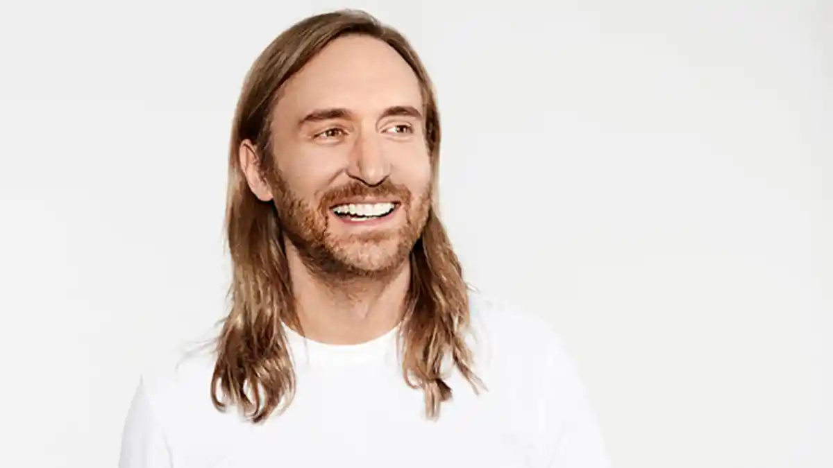 Liburan di Ibiza, David Guetta Pakai Celana Dalam Bermotif Ini, Netizen: Lucu Banget!