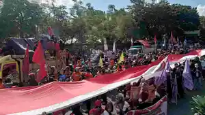 may-day-2025-buruh-bakal-geruduk-kantor-gubernur-jatim.jpg