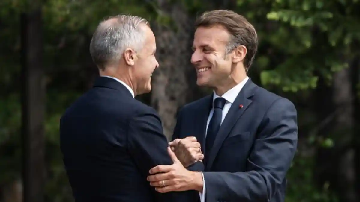 Macron Terancam Dimakzulkan, Oposisi Soroti Krisis Anggaran dan Utang Membengkak