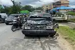 Laka Beruntun di Jalan Adisucipto Pontianak, Satu Unit Mobil Kijang Rusak Berat