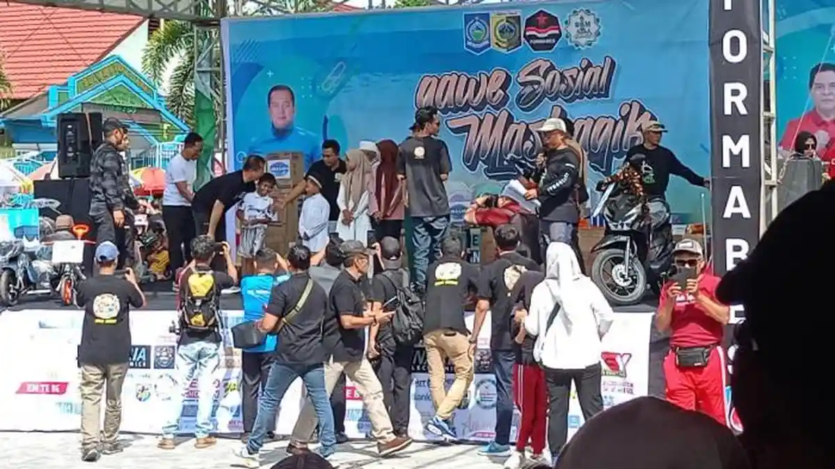 Gawe Sosial Masbagik, Ribuan Warga Ikut Jalan Sehat dan Launching Pertokoan Masjid